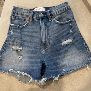 Abercrombie and Fitch 00/24 high rise jean shorts